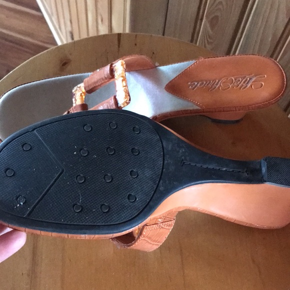 Women’s Sandals - Picture 3 of 3